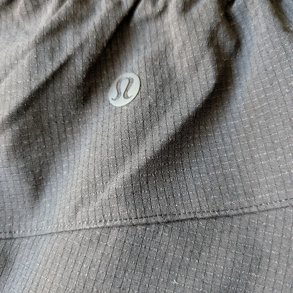Lululemon Practical Play Short 3.5 Black Size 4 - Picture 4 of 7
